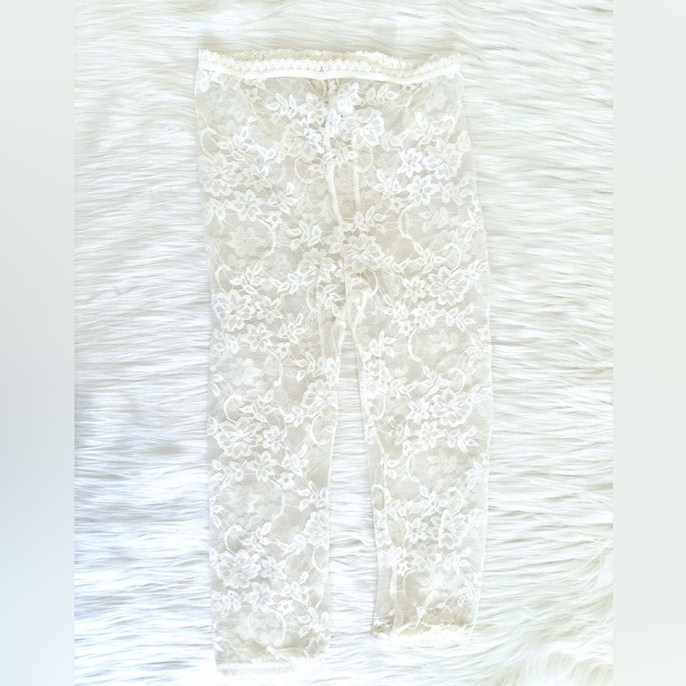 LUXURY LACE LEGGINGS